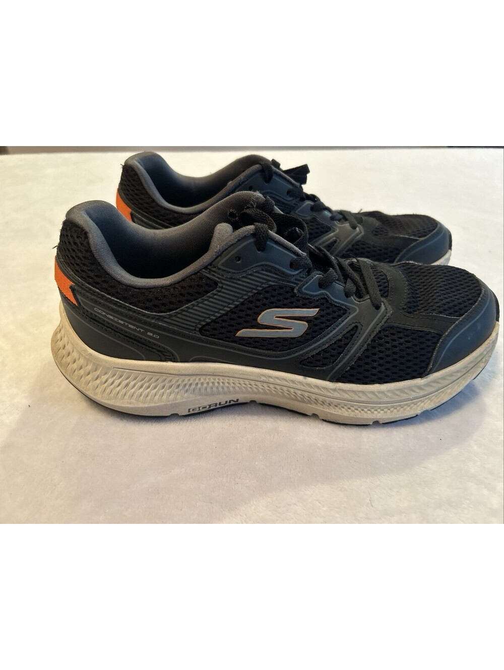 Skechers Running Shoes Men’s Size 8 Black Go Run Consistent 2.0 Goga Mat